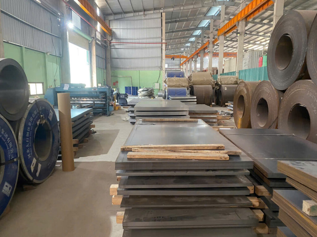 Giá thép cán nóng chỉ từ 14.800 VNĐ/kg, đến ngay Nhật Minh Phát Steel