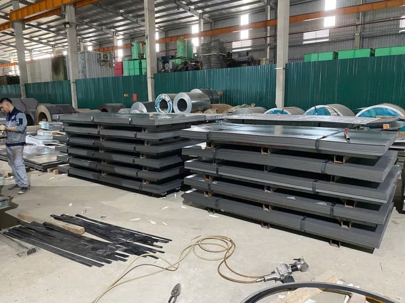 Thép Tấm SKD11 - Có Nên Dùng Làm Dao Cắt Công Nghiệp Không?