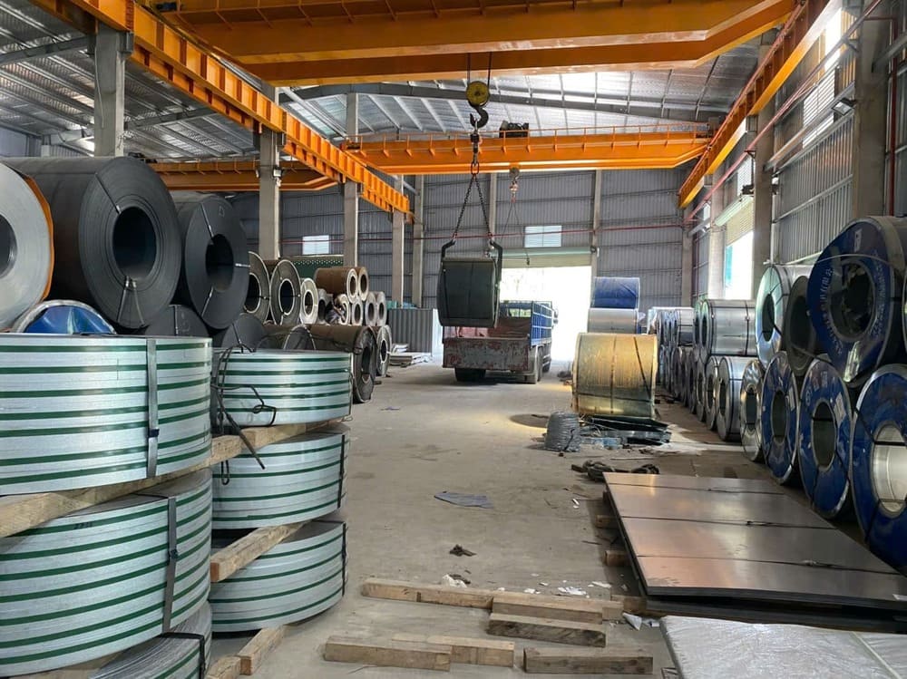 Tôn Cuộn Mỏng - Ứng Dụng Trong Ngành Điện Lạnh Ra Sao?
